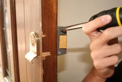 Locksmith Key Store Fort Worth, TX 817-668-0936 - lock-opening